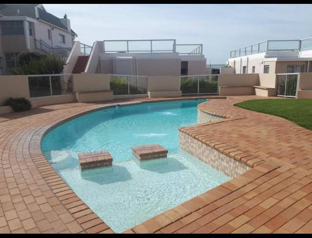3 BEDROOM APARTMENT RENTED IN SUMMERSTRAND